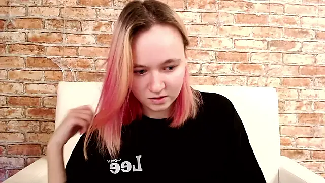 Chat +18 de Ericha_Stone ao vivo