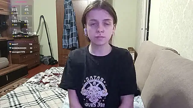 Chat +18 de IleanaPishko ao vivo