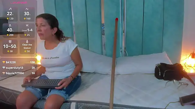 Chat +18 de Keyla_Milf ao vivo