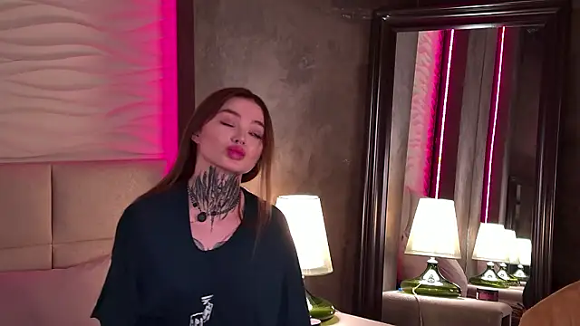 AriWild's Live XXX Chat