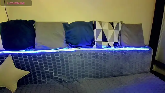 Chat +18 de SelinLi ao vivo