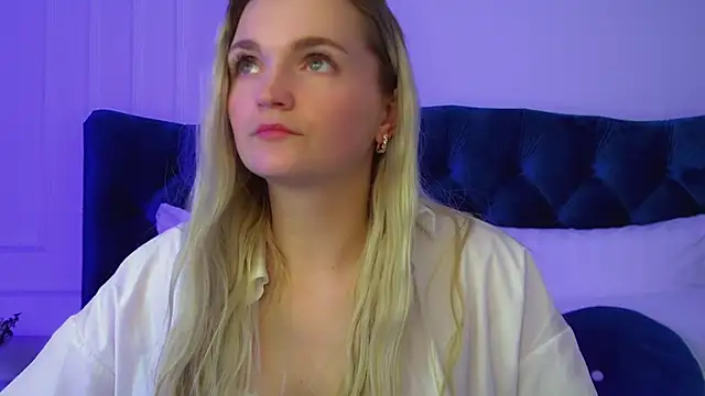 AnnyRaii: вебкам-шоу