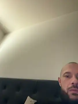 Guitccch's Live XXX Chat