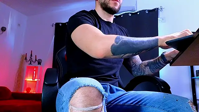 Živý XXX chat MightyAaron66