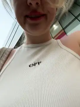 Chat +18 de RonnieKiss ao vivo