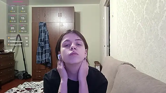 Chat +18 de IleanaPishko ao vivo