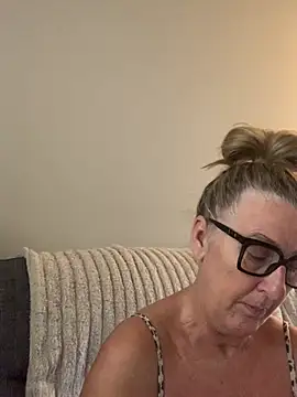 Chat +18 de Mrsmoggy ao vivo