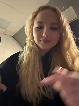 Chat +18 de Sky_Cutie ao vivo