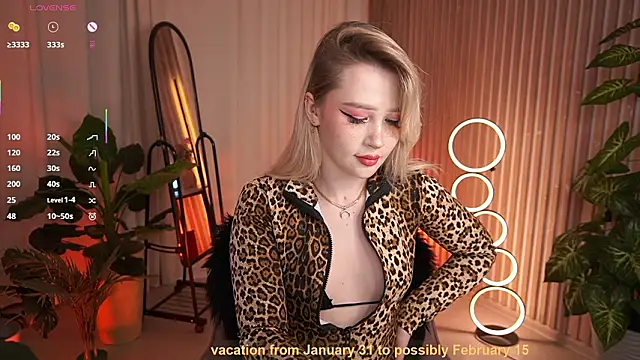 LauraWifeness' Live XXX Chat