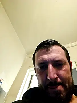 UncutHammer69's Webcam Show