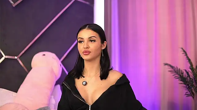 LilaRoses' Live XXX Chat