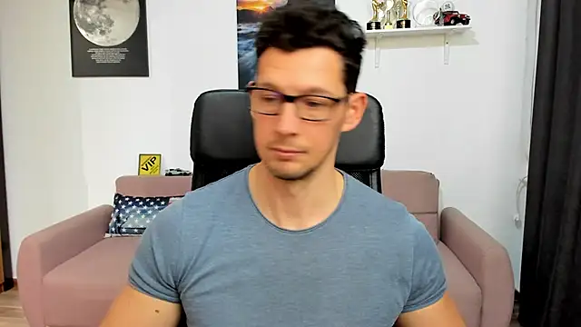 BrutusK08's Live XXX Chat