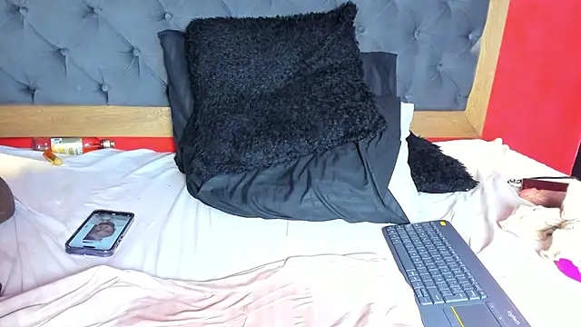 Chat XXX en directo de YayaHilton