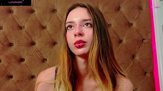 CoraVex Live XXX Chat