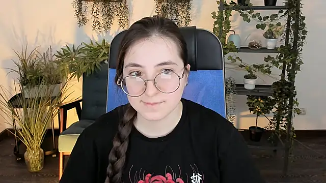 VirtuallVoyant's Live XXX Chat