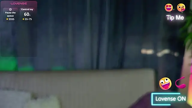 StephaniDoll 即時 XXX 聊天