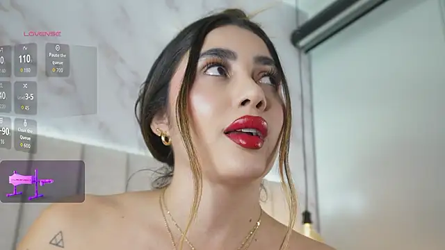 แชท XXX สดของ Annyy_Rosse