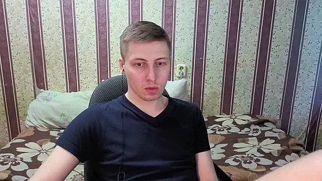 darienlarge Show in webcam