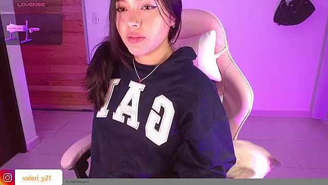 Chatroom XXX en direct de Moonbell_bell