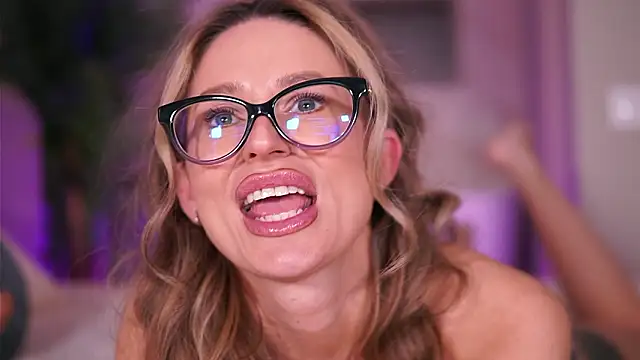 แชท XXX สดของ AvaMaddisson