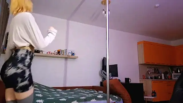 AuraNevera's Live XXX Chat