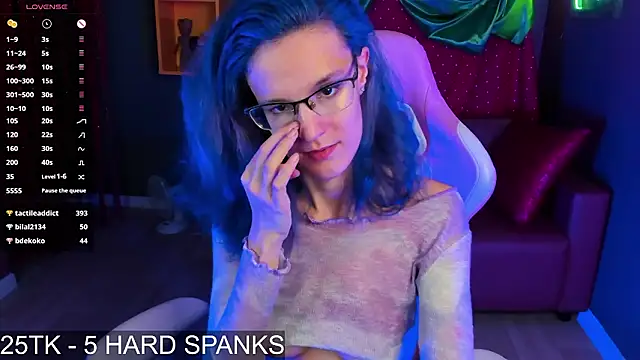 AuraLaunni's Live XXX Chat