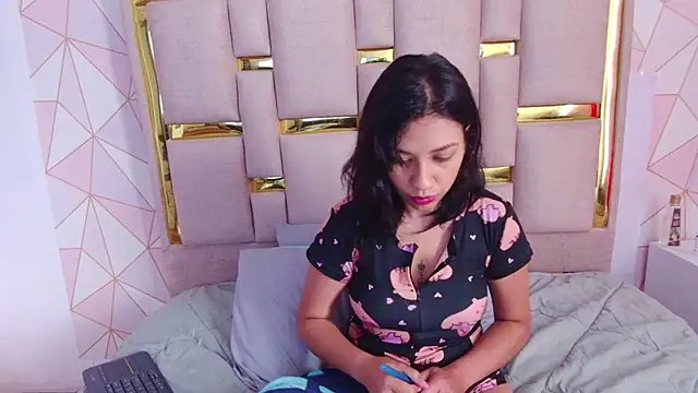 nina_carther: онлайн-секс-чат