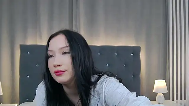 LeilaLow: онлайн-секс-чат