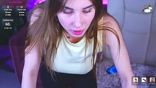 Chatroom XXX en direct de JennyyLuv