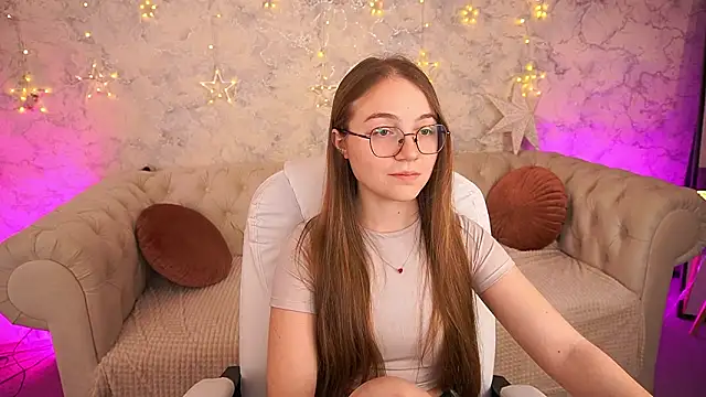 ArrinaWairr: онлайн-секс-чат