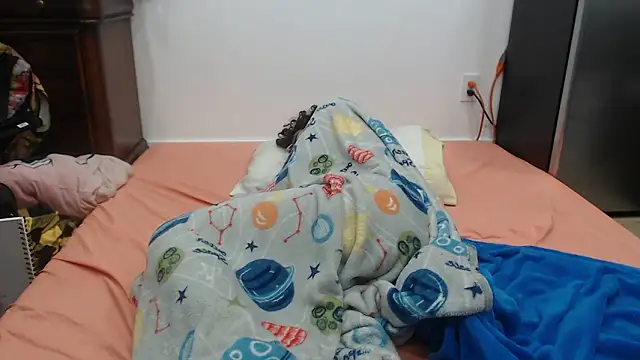 Stringin69: онлайн-секс-чат