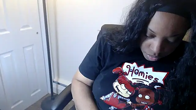 Sexymona1218: онлайн-секс-чат