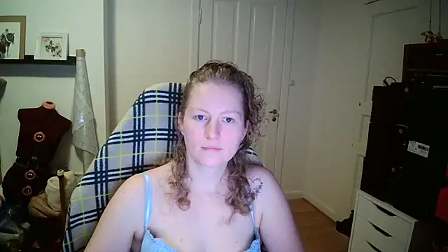 Girlnina-1995: онлайн-секс-чат