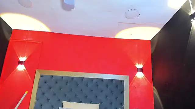 YayaHilton 라이브 XXX 채팅