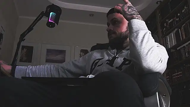 Webkamerová show FindomJason