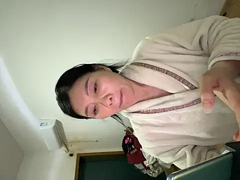 xiiuuff18's Live XXX Chat