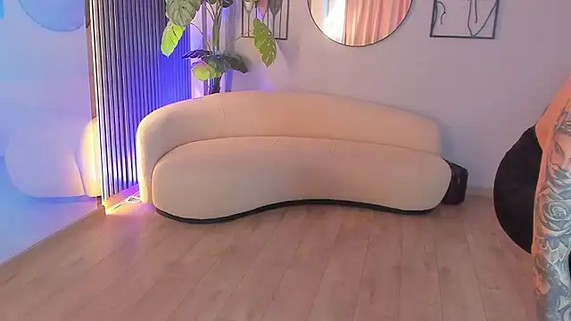 KaylaLuxx_'s Live XXX Chat