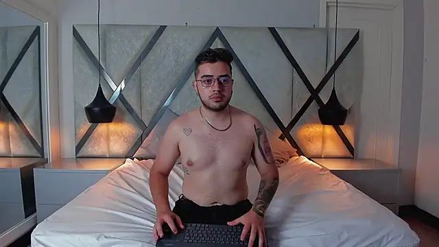 Ethan_Greys Chat XXX in diretta