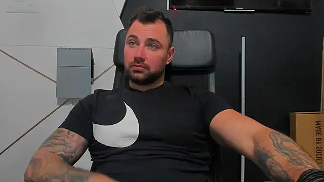 دردشة DuncanStone الجنسية المباشرة