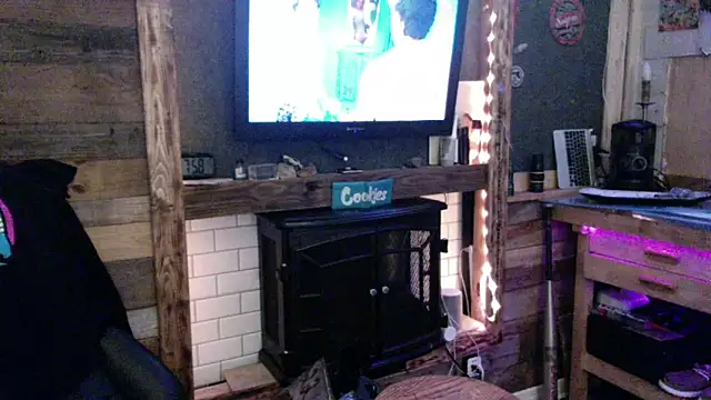 Polaroid_White's Webcam Show