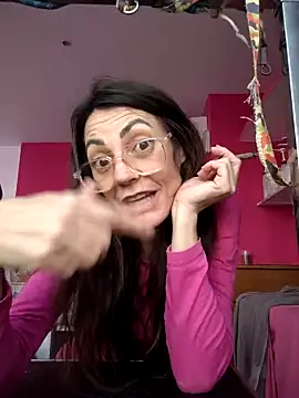 Eimikuro11 élő XXX-chatje