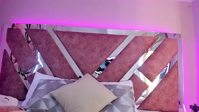 MeganR_ élő XXX-chatje