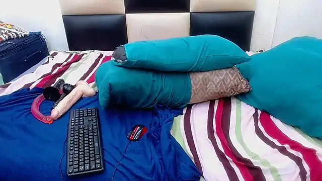 Chatroom XXX en direct de EMBER_FOX