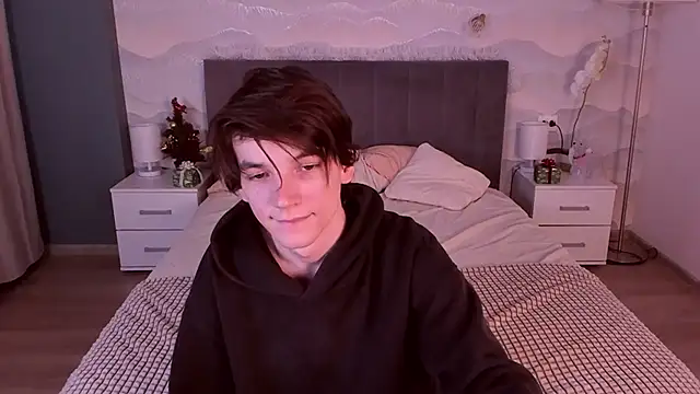 al__f Show in webcam