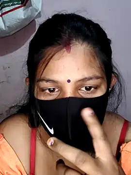 Chat +18 de Hotcouplepriya ao vivo