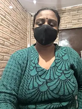 MissNaina Show in webcam