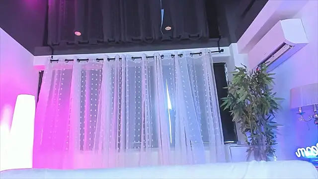 DanieleAida élő XXX-chatje