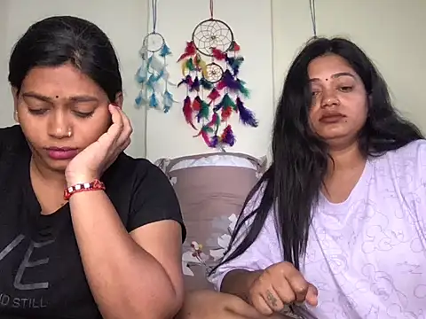 HoleyCoupon: διαδικτυακό σόου στην κάμερα