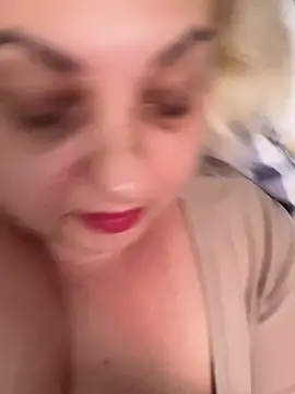 LanaSoftt élő XXX-chatje