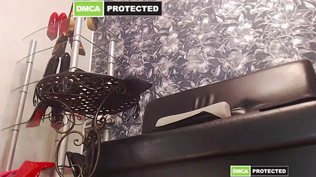 KimDomme élő XXX-chatje